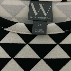 Worthington Monochrome Triangle Pattern Blouse